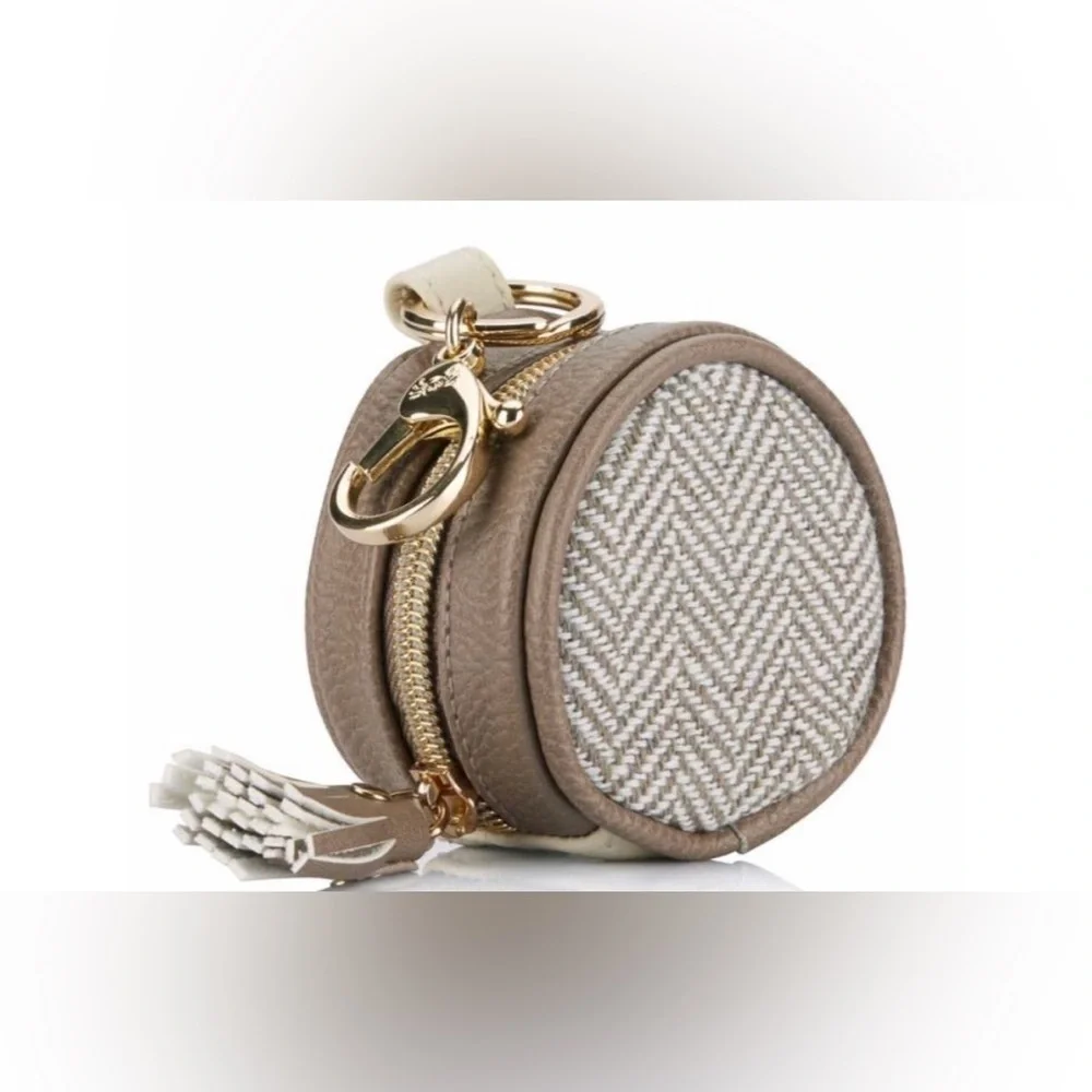 Itzy Ritzy Pacifier Charm Pod Taupe